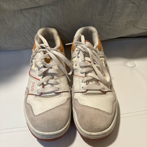 Women’s New Balance 550’s Size 8 - Picture 2 of 4